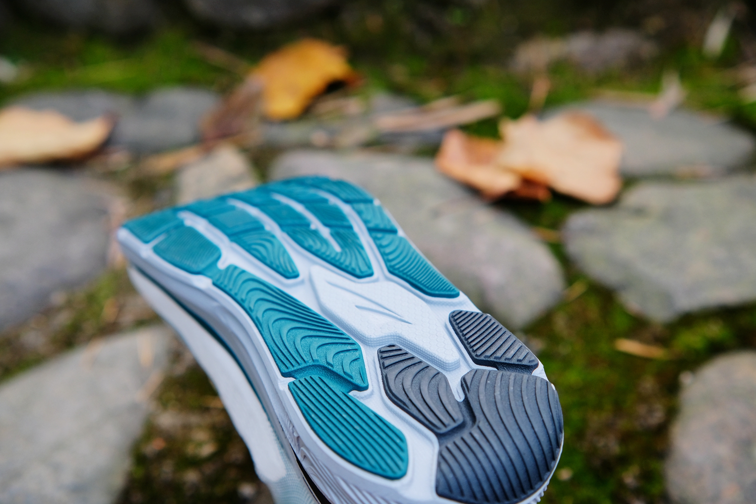 2023超强推进力跑鞋,奥创paradigm跑鞋评测