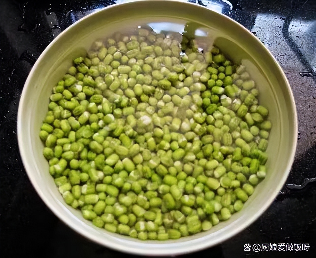 胖莓为奶奶学做甜点,酥而不硬软而不皮的美味绿豆酥,最后成功了