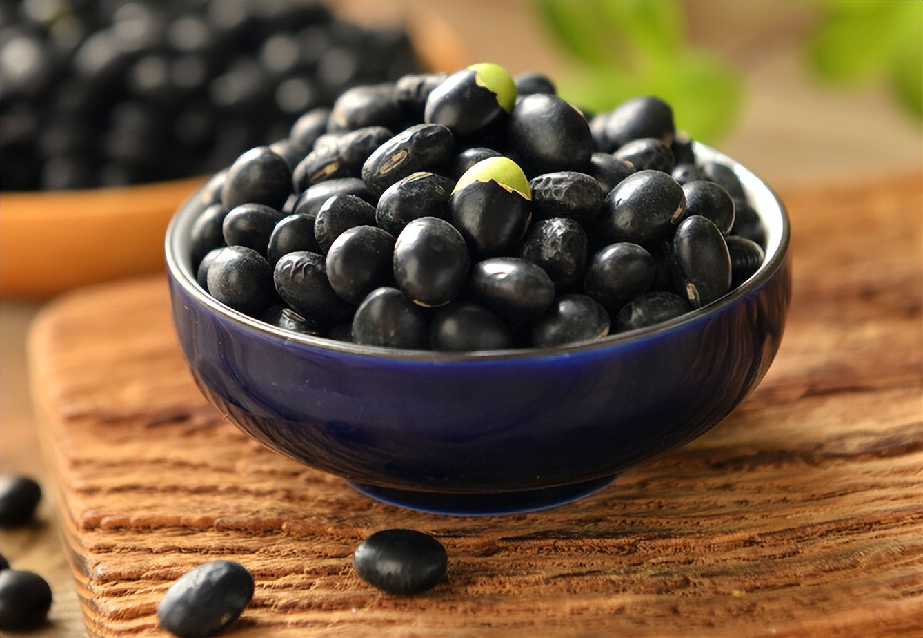 女人适合吃的美容养颜保养品,40岁女人吃什么保养品可以抗衰老