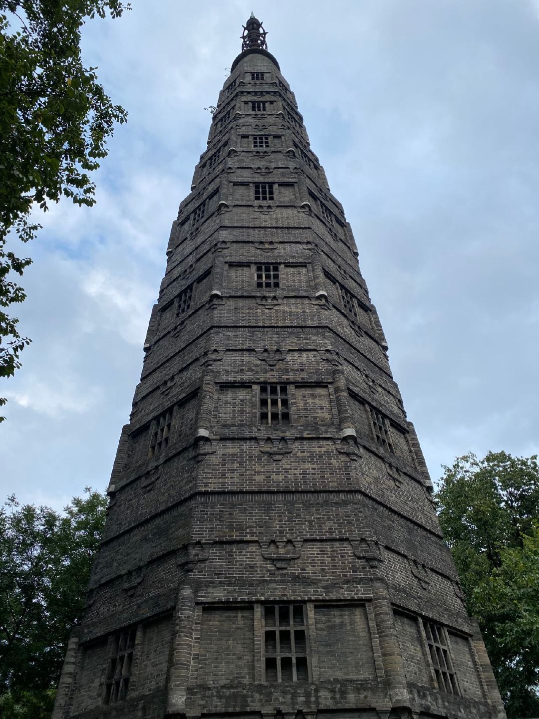 杭州西湖出现“海市蜃楼”,宝塔悬浮在空中?原景在哪里?