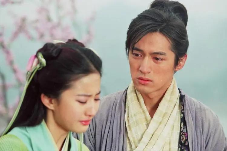 奇幻的变奏出现在21世纪初期，最为显著的标志是“仙侠剧”的盛行