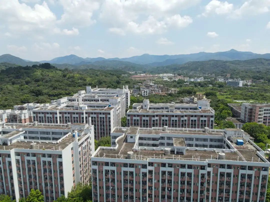 广州城建职业学院数字官网,广州城建职业学院从哪个门进