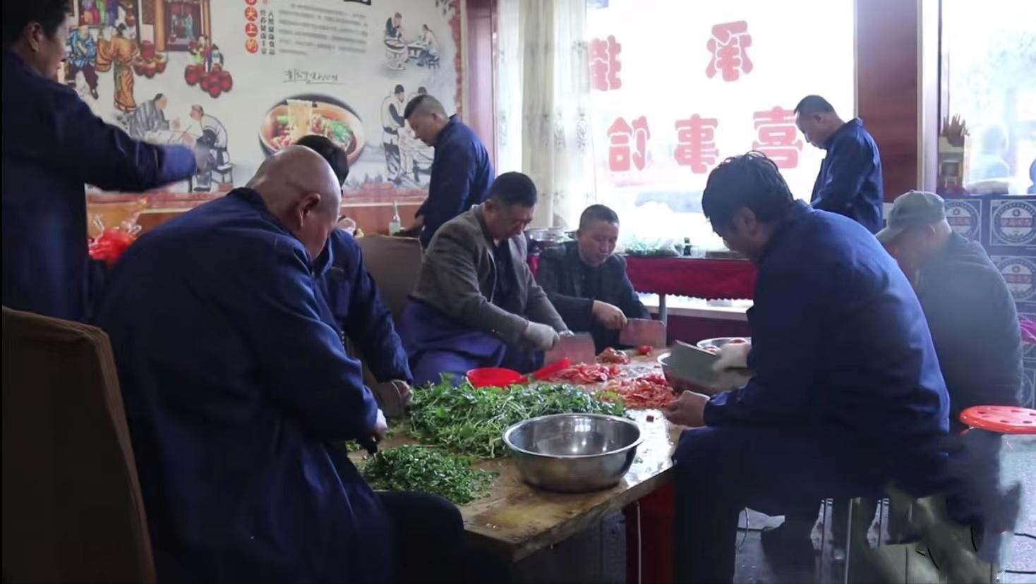 陕北农村吃席杀羊,陕北结婚流水席连吃三天