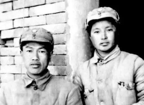 邓华缴获5箱白金龙香烟，仅分毛*东泽**1支，主席笑言：真是财不露白