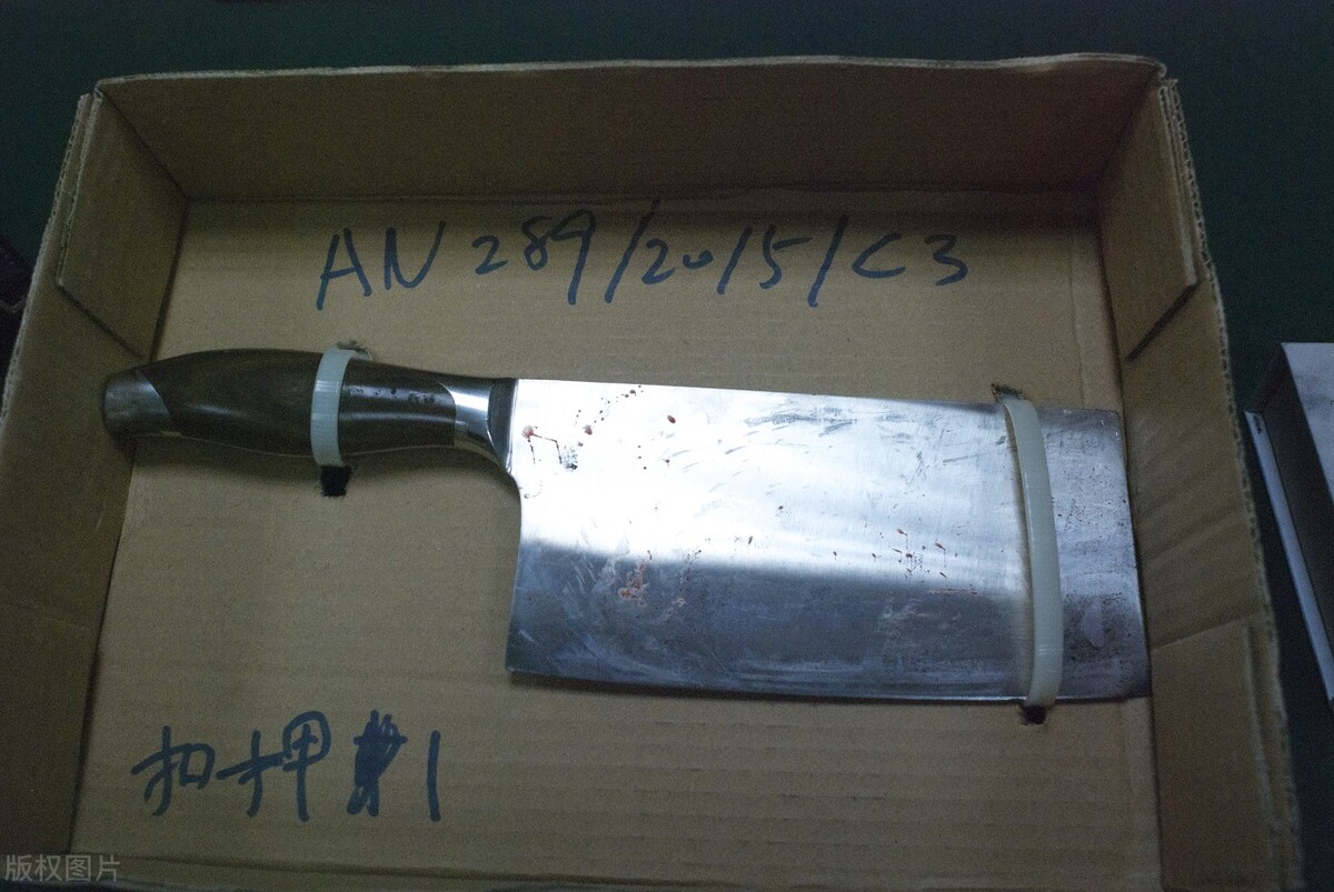 被人砍伤住院医药费谁付,被人砍伤严重医药费该谁出