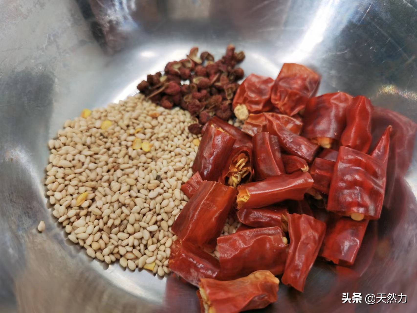 酸菜鱼正宗酸菜鱼的做法,酸菜鱼家常做法鱼肉鲜香滑嫩酸