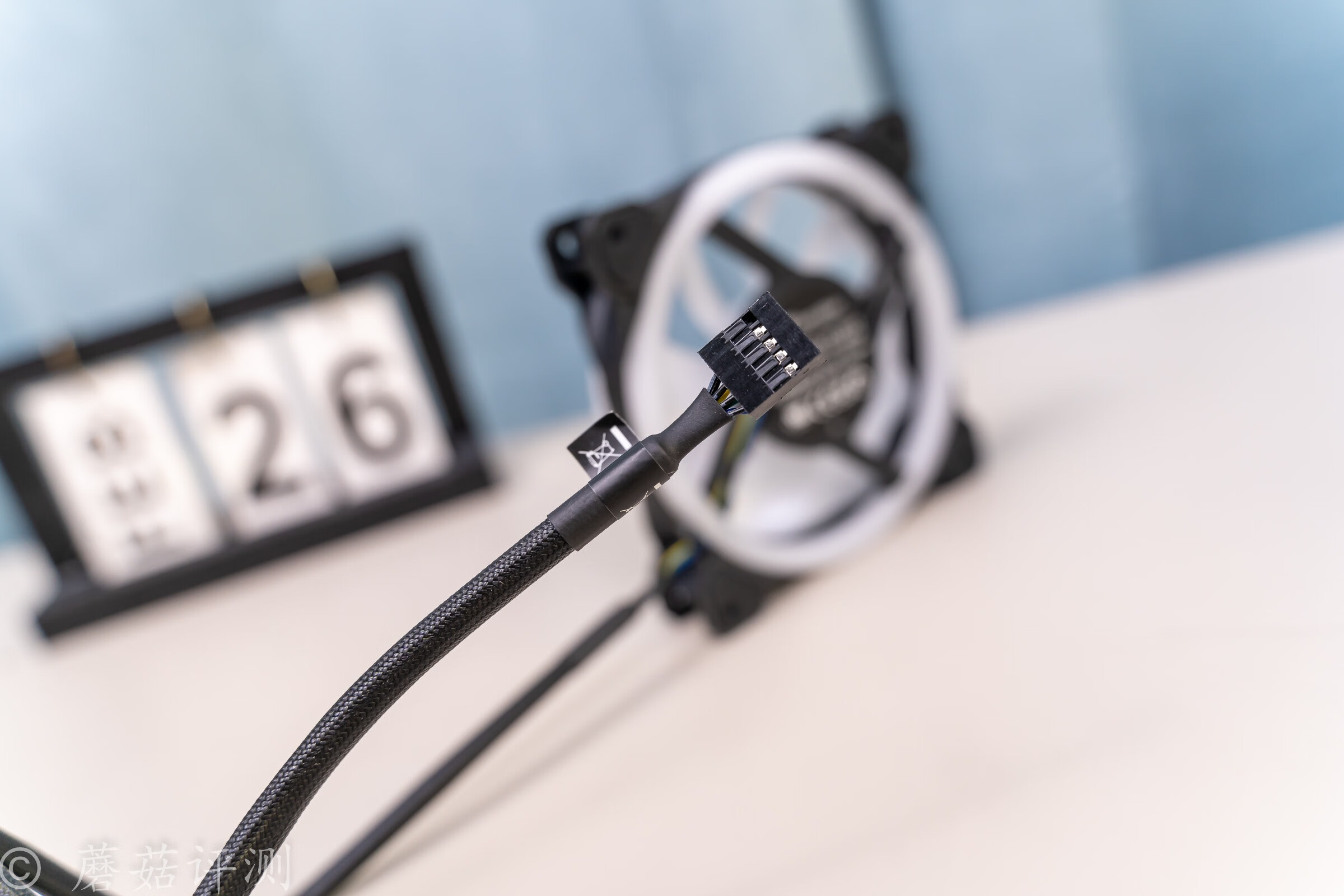 一正一反，轻松定义你需要的风扇风向，Tt耀影SWAFAN12机箱风扇