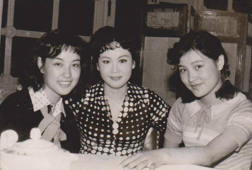 李谷一有几次婚姻,李谷一第一任丈夫相差几岁