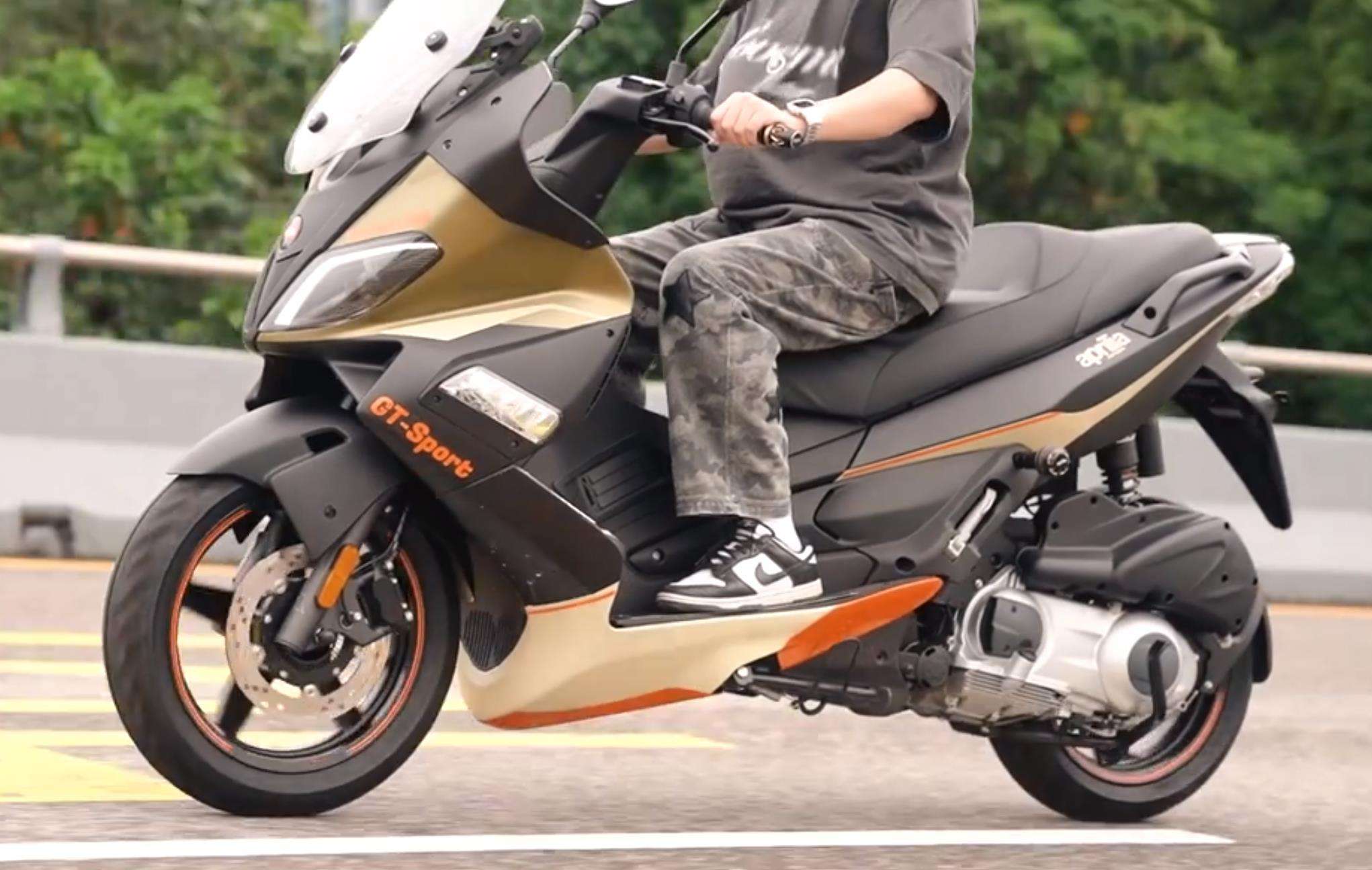 阿普利亚srmax250gt版即将上市,阿普利亚srmax250上市