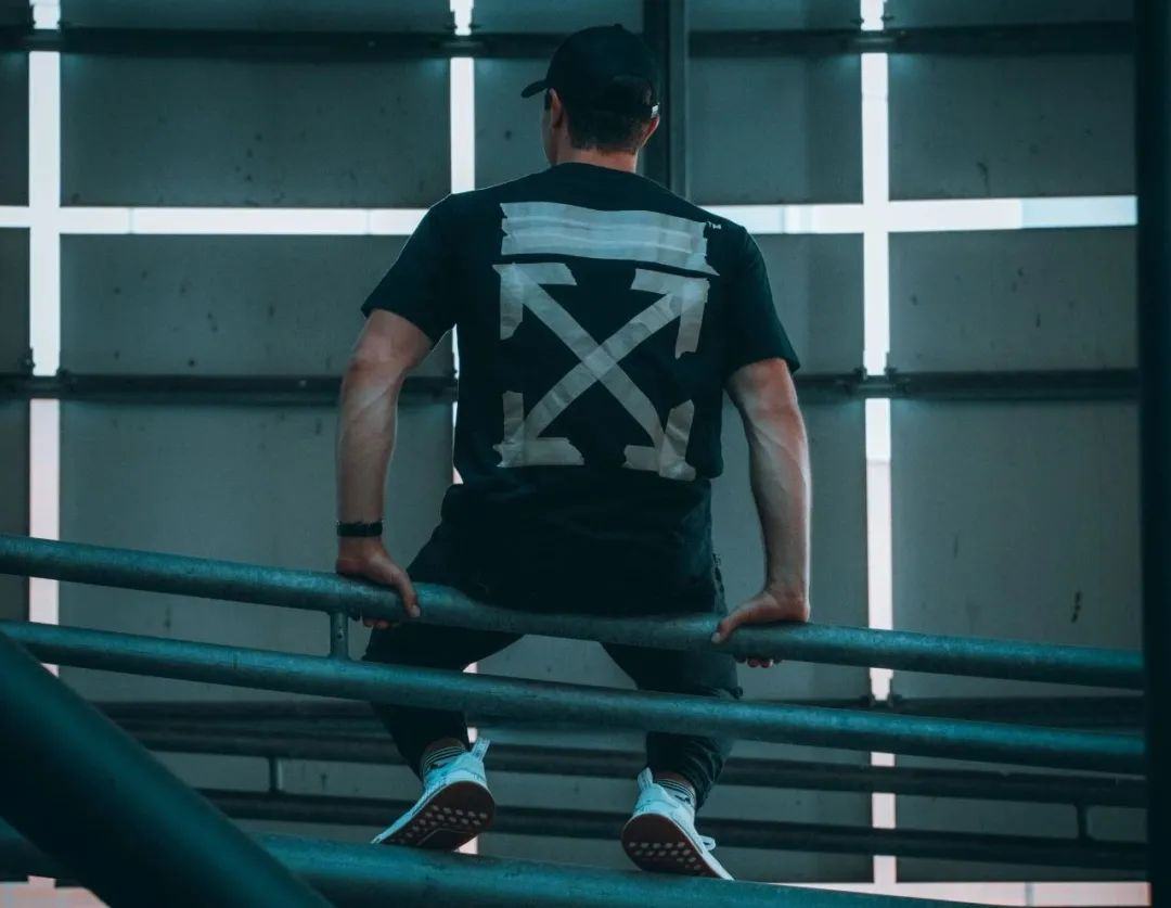 supreme十大经典衣服,supremeboxlogo卫衣2011