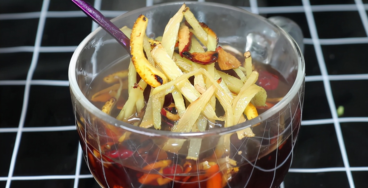 橙子皮配生姜功效与作用,橙子皮加姜片的功效