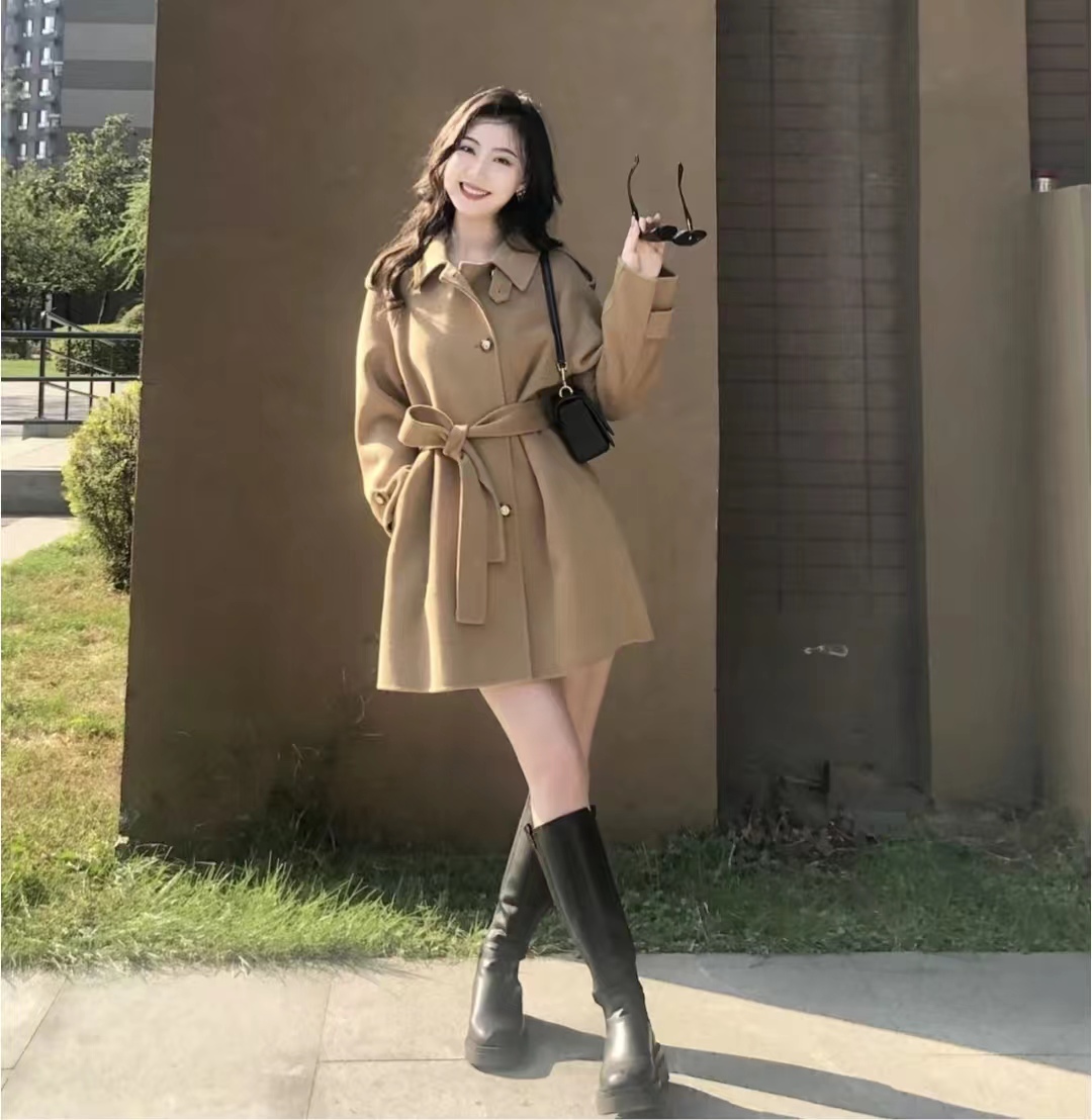 驼色浴袍大衣怎么搭配更高级,大衣棉服驼色穿搭女秋冬