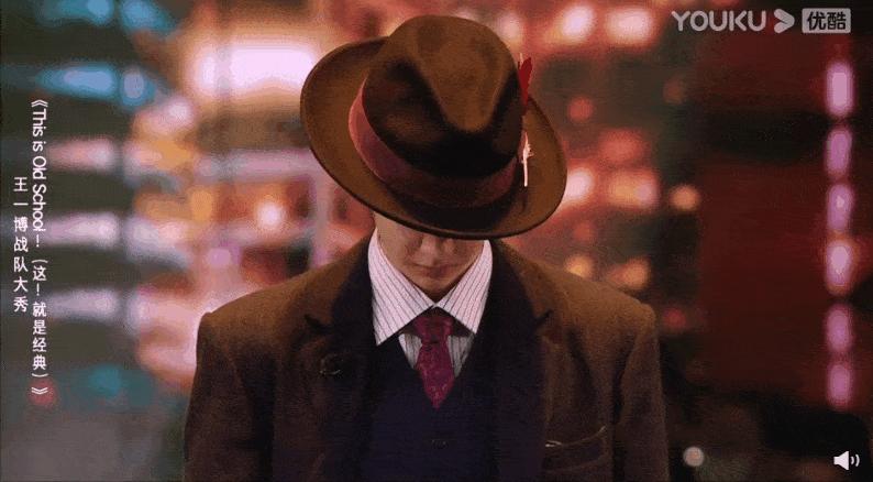 王一博回眸杀蓝湛,王一博跳舞杀马特