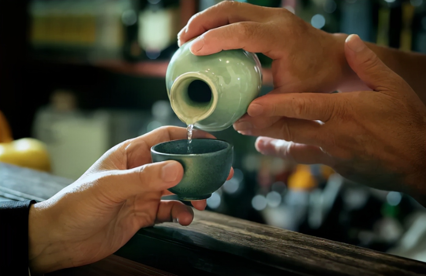 广东55岁富商“酒柜”，走红朋友圈，竟无1瓶五粮液，行家：识货