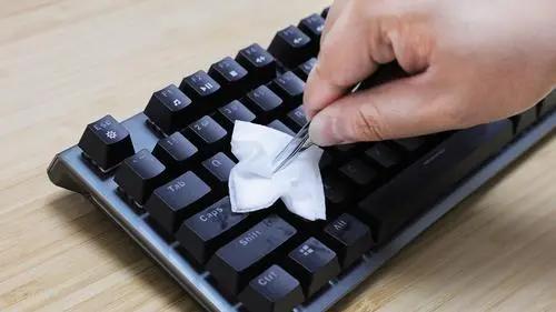 键盘出现无法定位输入点怎样解决,键盘默认按住ctrl键了无法输入