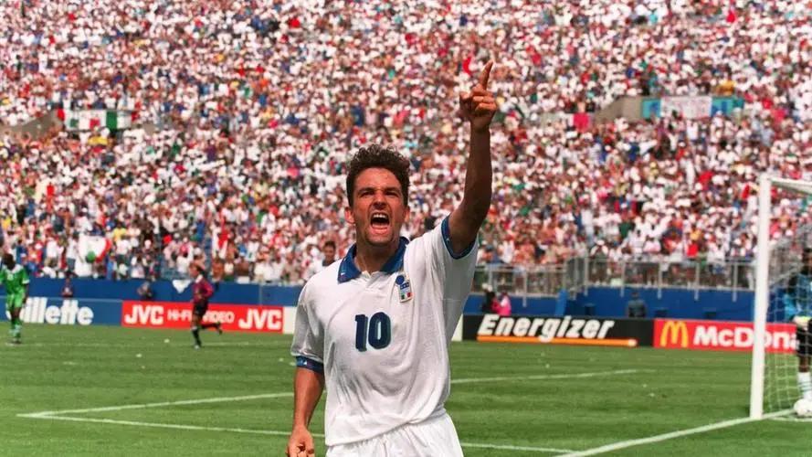 巴乔全场欢呼,世界杯精彩瞬间巴乔