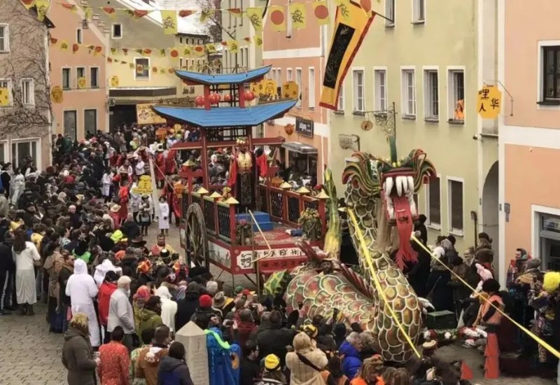 欧洲最奇葩小镇,欧洲小镇中国人