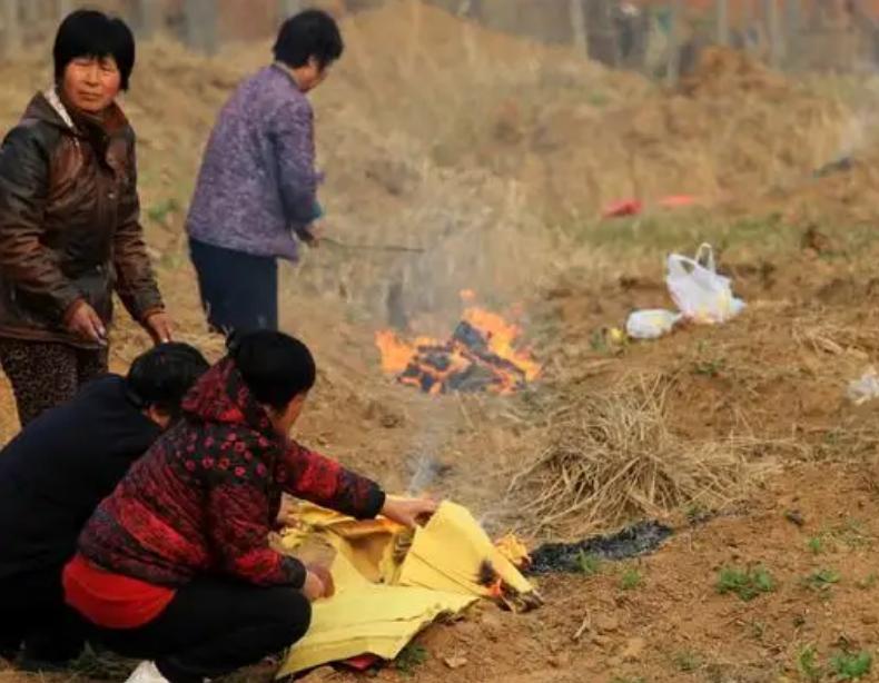 盗银行200万现金案件 (银行柜员盗取现金133万)