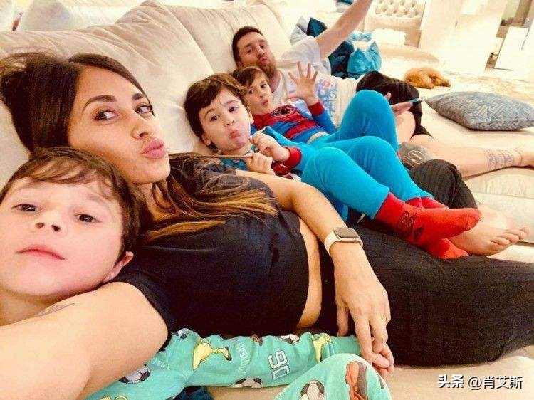 足坛射手榜贝利梅西c罗,足球三巨头梅西c罗内马尔