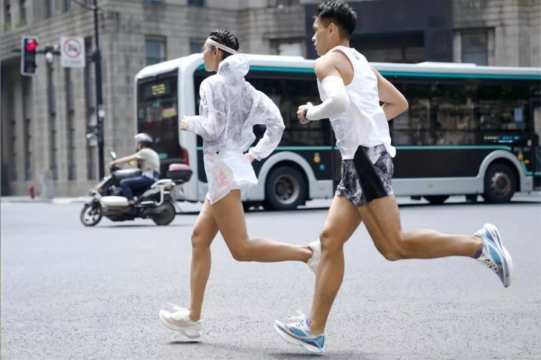 特步推荐飞速吗,特步2019年的股价情况