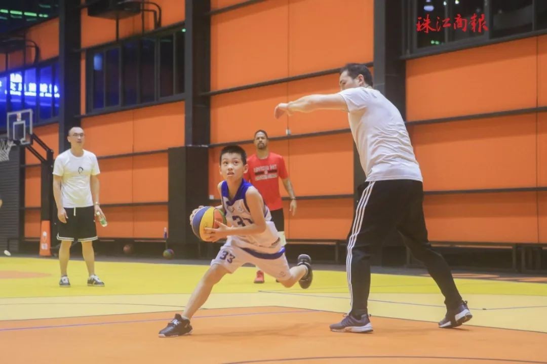 作为一个教练如何带领篮球员训练,小篮球高级教练员
