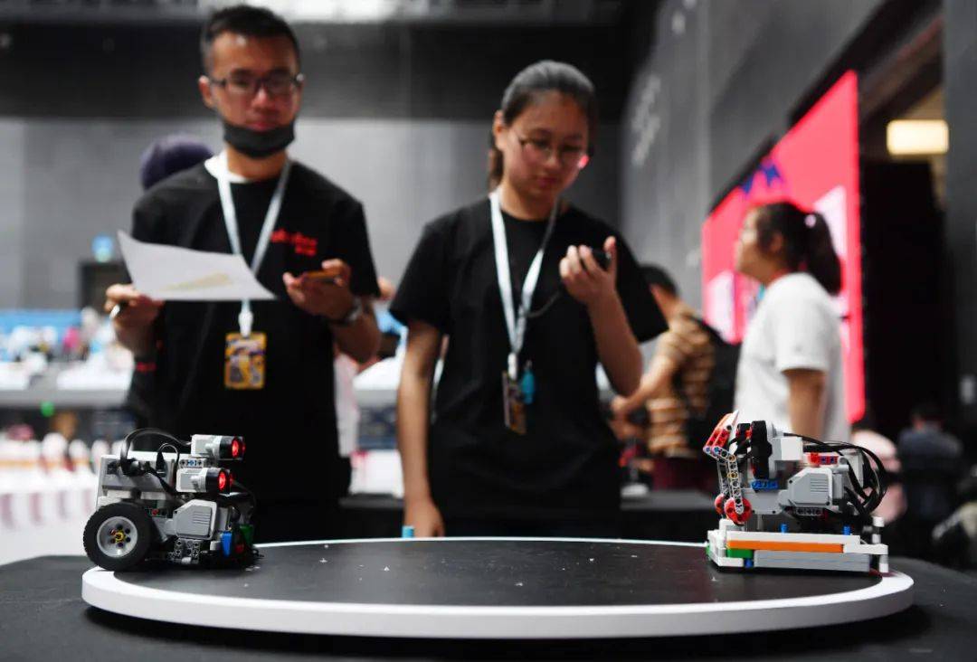 扫地机器人交智商税,擦玻璃机器人算智商税吗