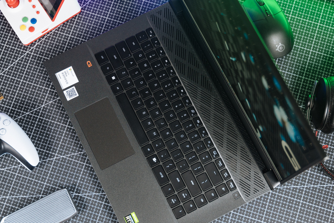 戴尔游匣g16对比外星人m16,戴尔游匣g15i53060外星人