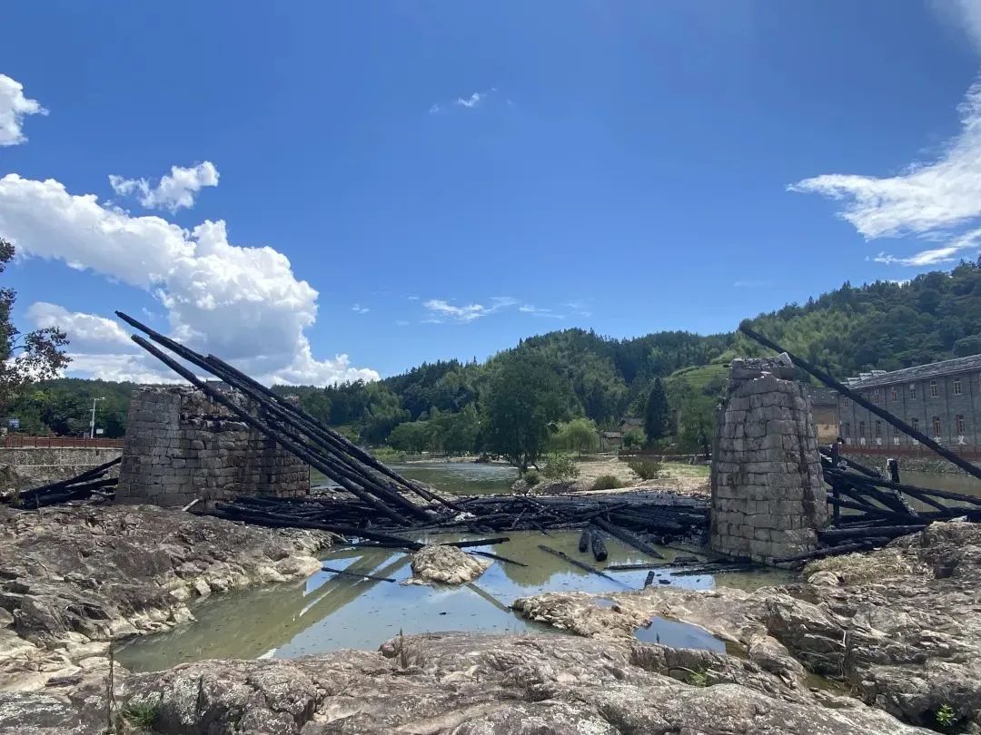 万安桥怎么被烧毁的,万安桥烧毁的原因