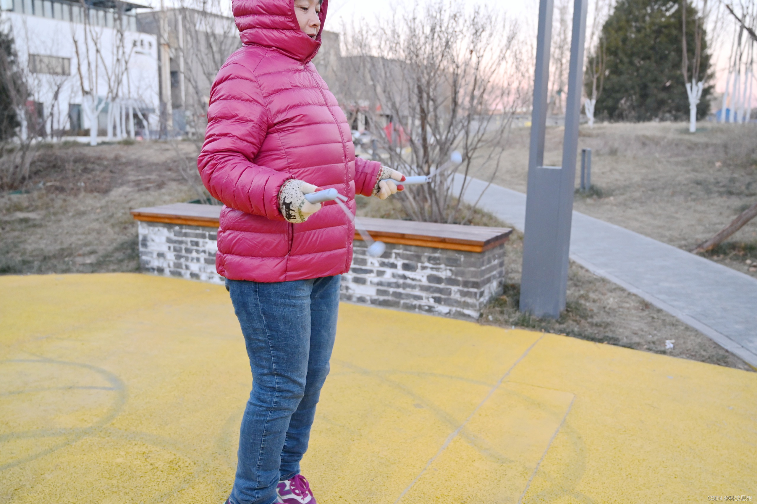 简单好看的智能跳绳,室内使用也很安全