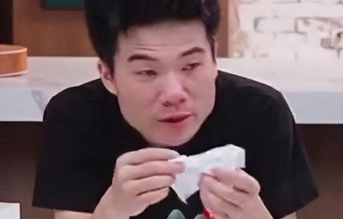 董宇辉深夜直播吸粉无数,董宇辉一场直播粉丝增了上百万