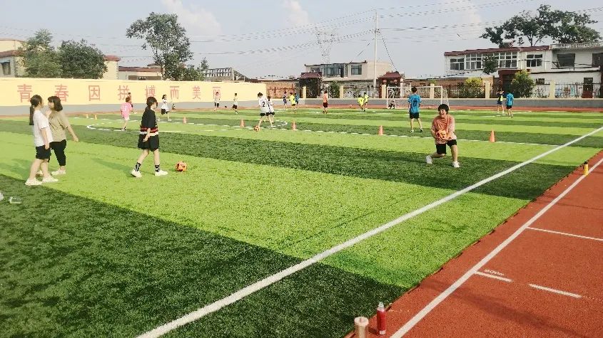 旧貌换新颜美丽新校园,旧貌换新颜蝶变重生