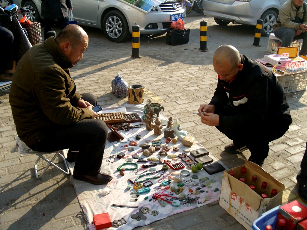 江西男子2万买到慈禧的夜明珠,有人出10万不卖,专家鉴定值十元