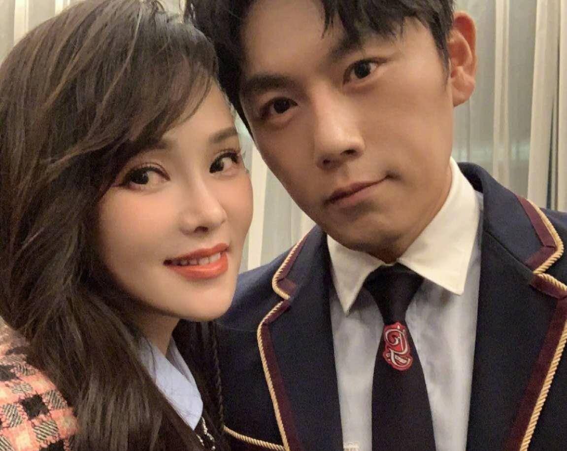 秦昊反矫情达人伊能静,秦昊反差萌伊能静