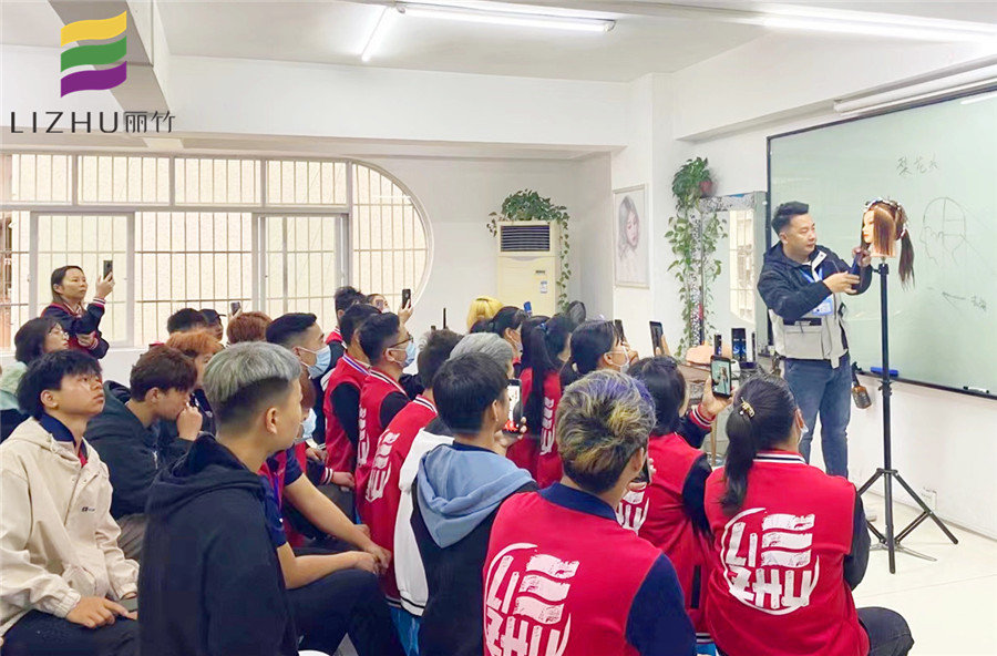 南宁美发学习:梨花头如何修剪