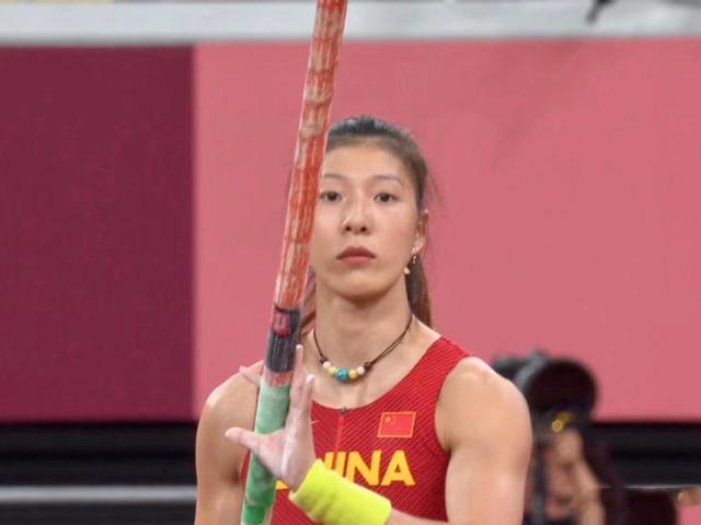 徐慧琴撑杆跳高四米六夺冠,徐惠琴女子撑杆跳高决赛夺冠
