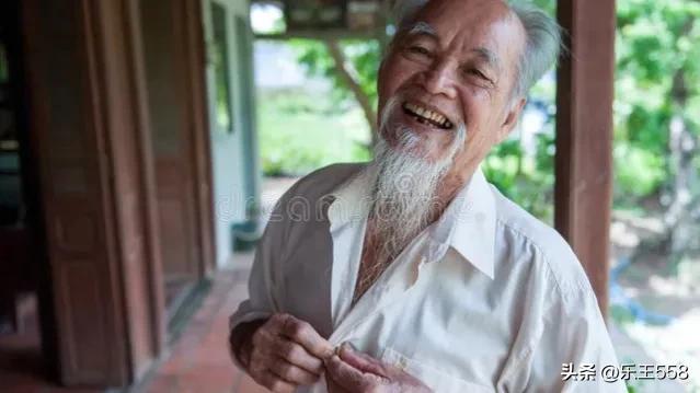 白胡子刘大爷用一根缝被子钢针简单粗暴治好了我幼年肚子疼的顽疾