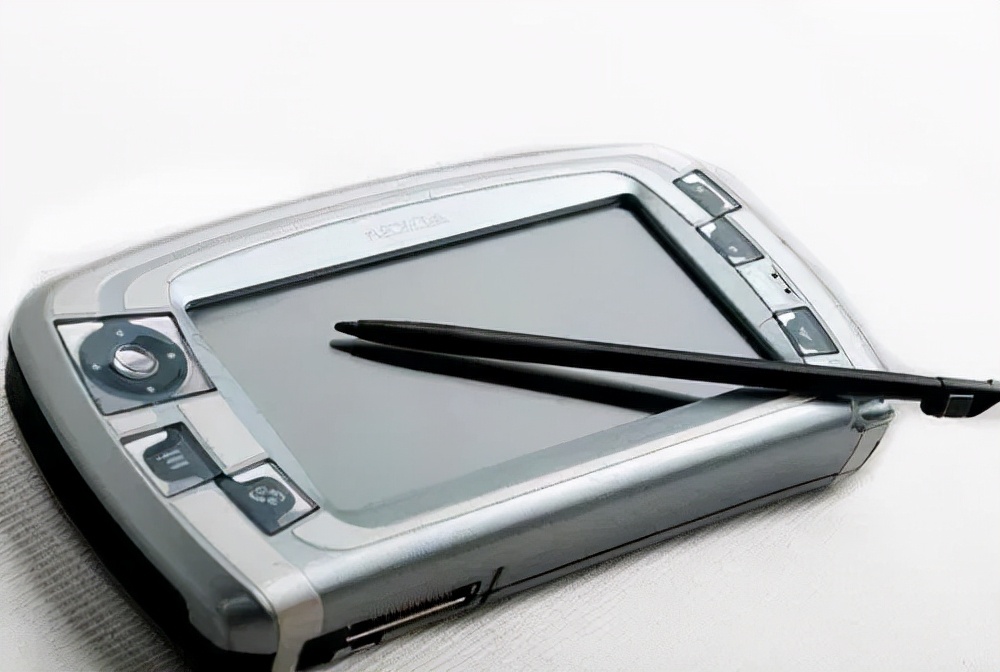 当年称霸的诺基亚，销声匿迹的这些年在干嘛？如今连苹果也要折服