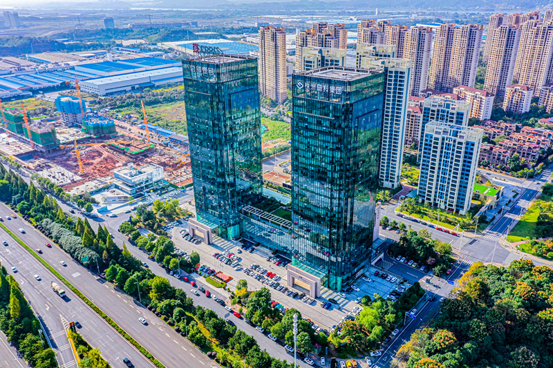 乘势而上开新局砥砺奋进谱新篇,乘势而上开新局接续奋斗启新程