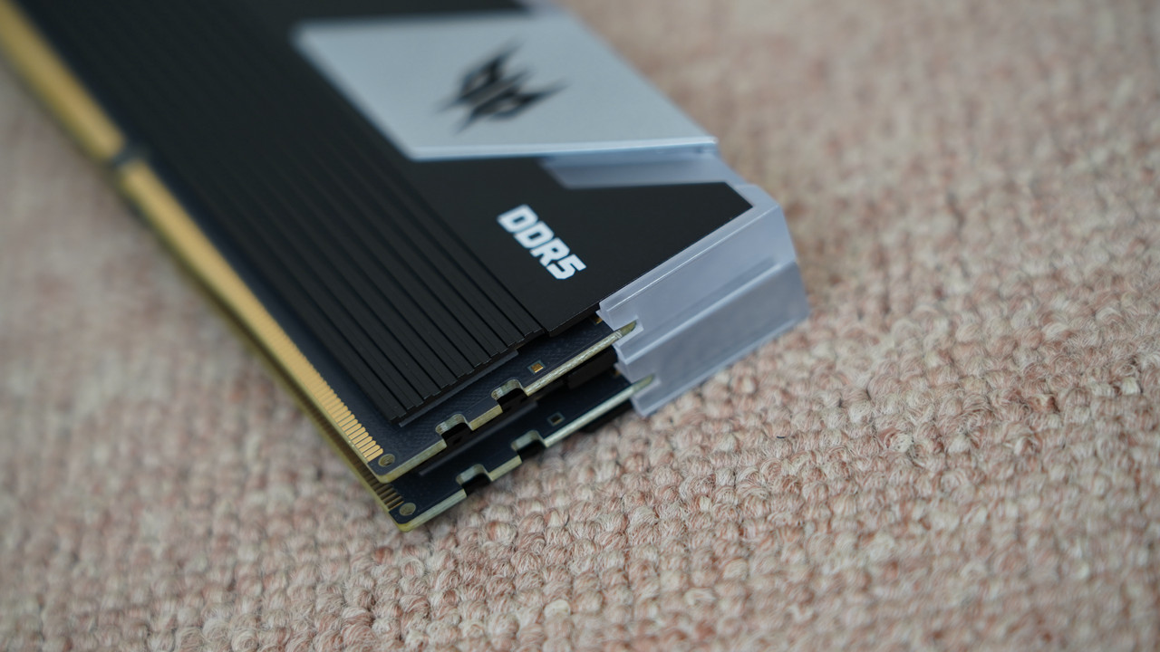 内存宏碁掠夺者ddr5跑分多少,宏碁掠夺者内存条炫光和冰刃展示