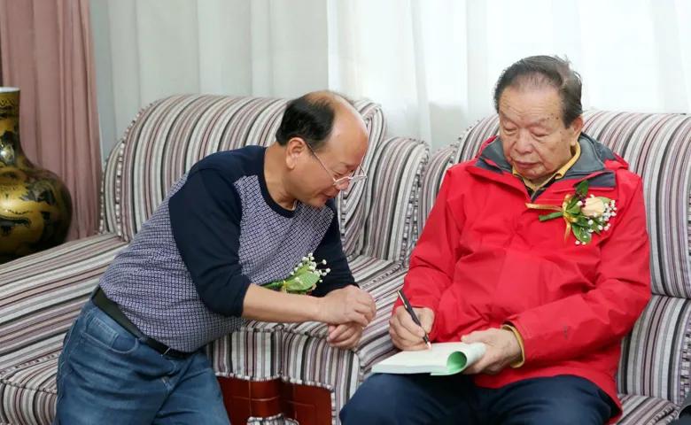 当代文学随笔散文集,文学随笔散文集