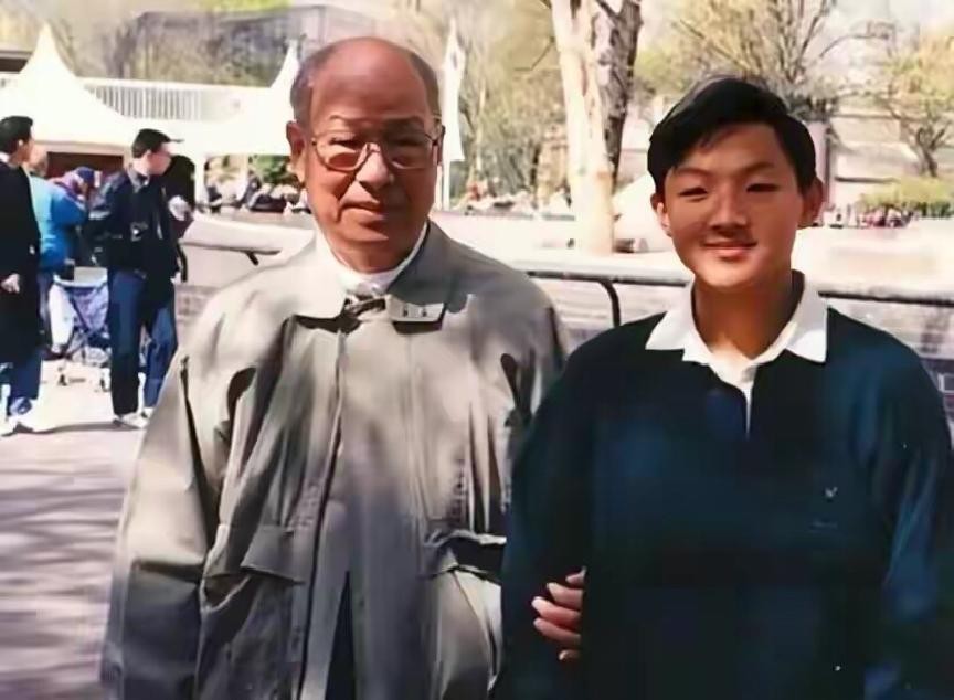 花几十亿骗世界名模,花300亿的华裔富豪