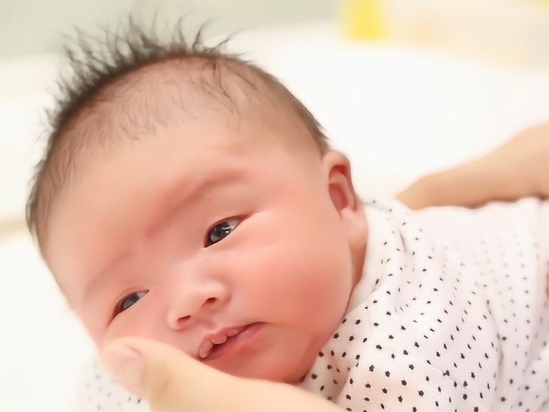 如何让新生儿眼睛变大,新生儿什么时候眼睛会变大