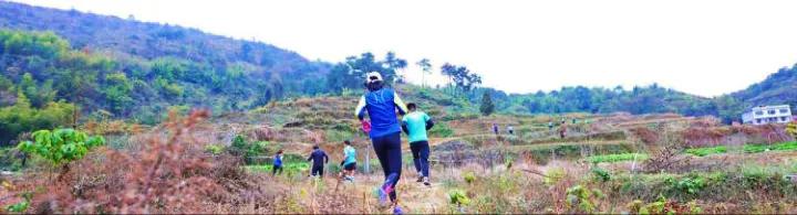 运动老乡(106)永州巅峰跑赛途中捆鞋带