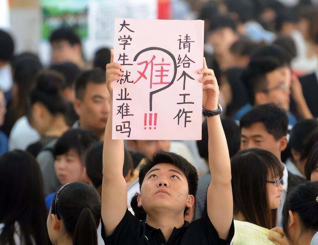 公务员实行最严禁酒令,公务员的限酒令什么时候开始