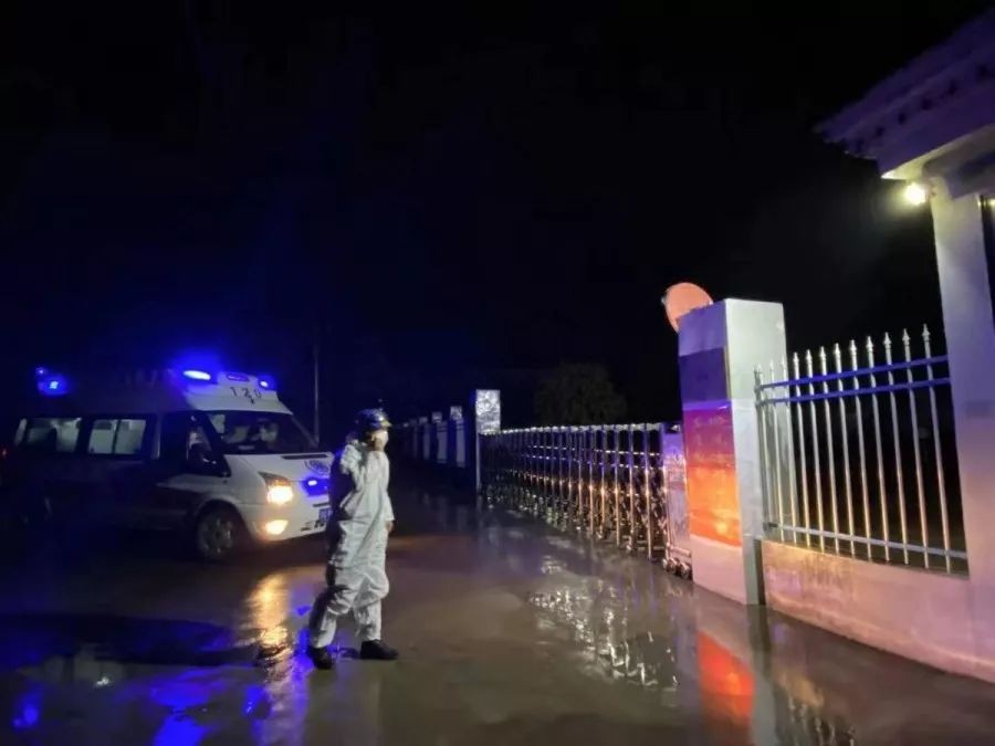 广西一男子被女友切掉生殖器，被救后哭喊：下面太疼，不是男人了