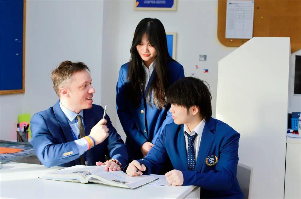 中考后转国际学校,中考转轨国际学校怎么考