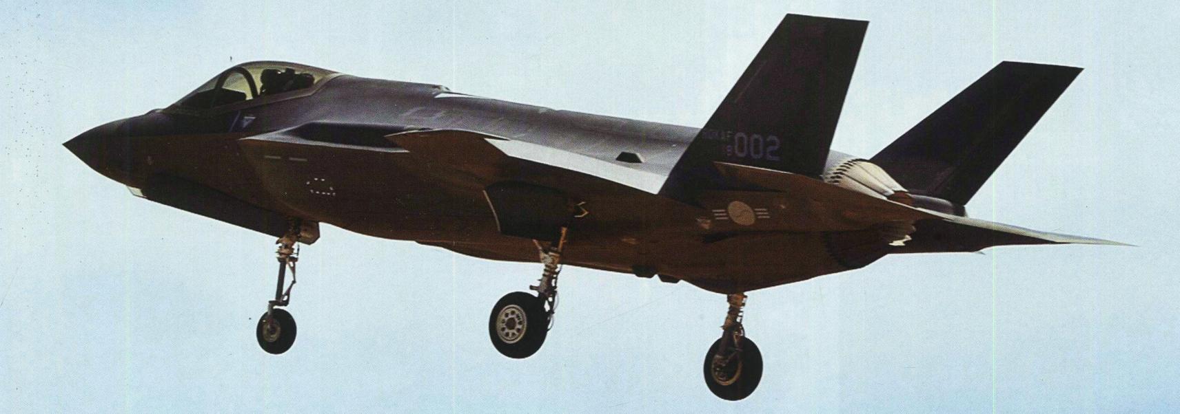 f35战斗机和歼20比哪个厉害,f35战斗机和歼20相比谁更强