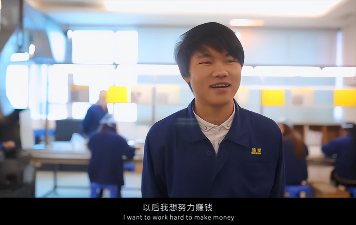 聊聊富士康的打工仔,富士康打工仔的图片