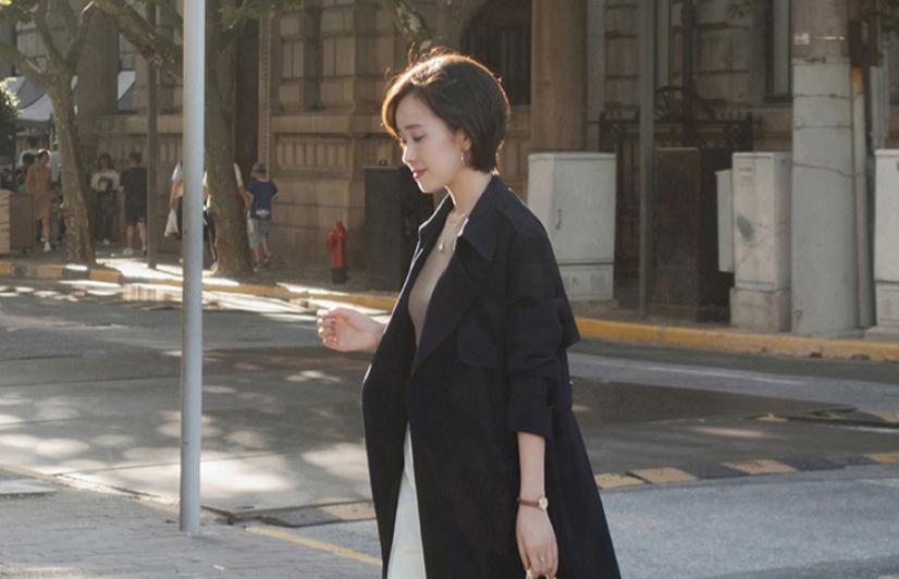 女人过了几岁就应该穿成熟一点的,女人要想穿得好外套不重要