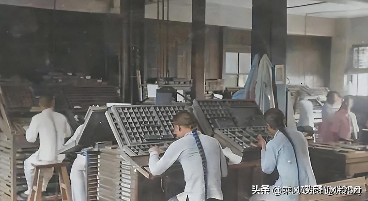 高清老照片：旗人格格大腿岔开豪放洗衣，地主三妻四妾不输女明星